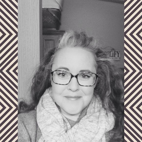 Meet your Posher, Andrea - Picture 1 of 3